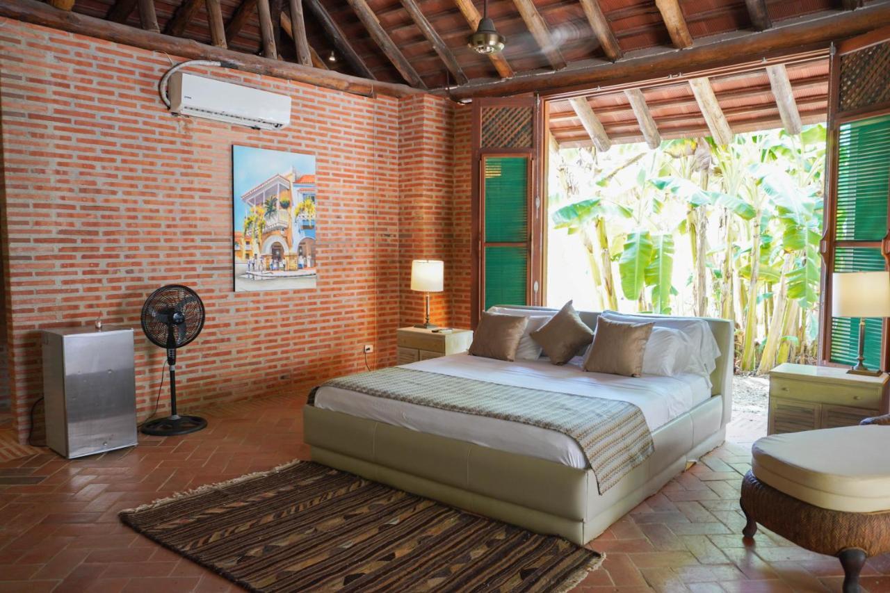 Castillete Hotel & Beach Club เตียราบอมบา ภายนอก รูปภาพ