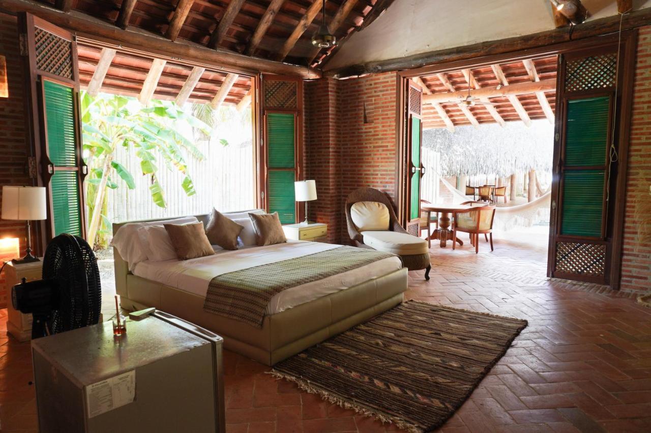 Castillete Hotel & Beach Club เตียราบอมบา ภายนอก รูปภาพ