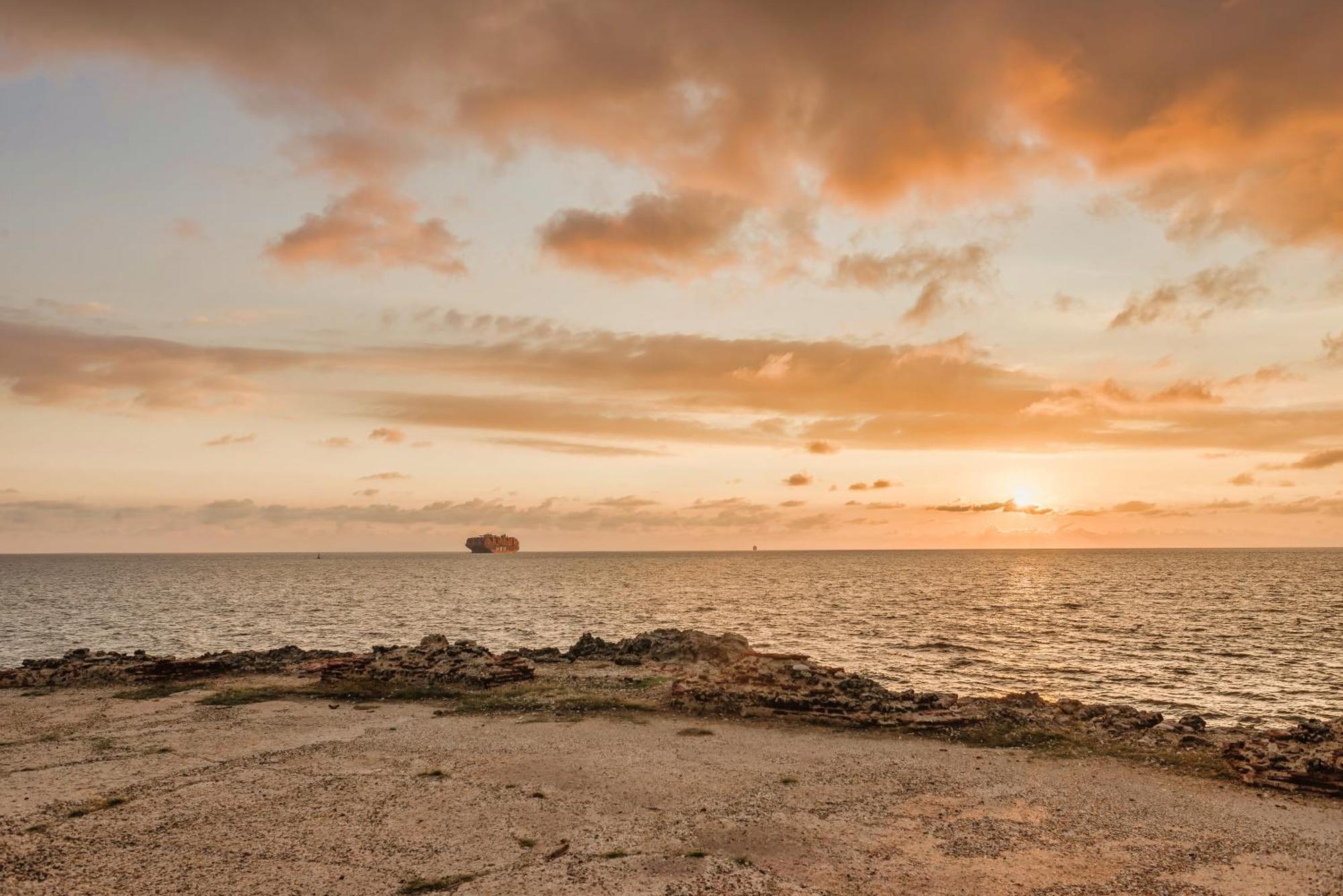 Castillete Hotel & Beach Club เตียราบอมบา ภายนอก รูปภาพ