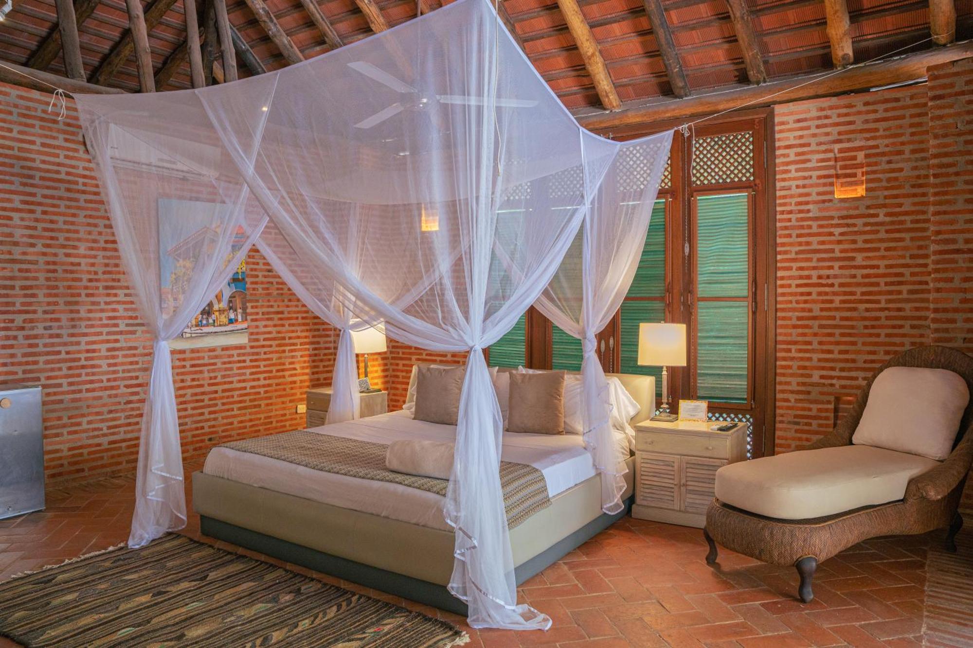 Castillete Hotel & Beach Club เตียราบอมบา ภายนอก รูปภาพ