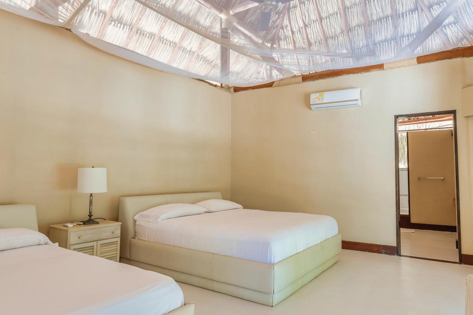 Castillete Hotel & Beach Club เตียราบอมบา ภายนอก รูปภาพ